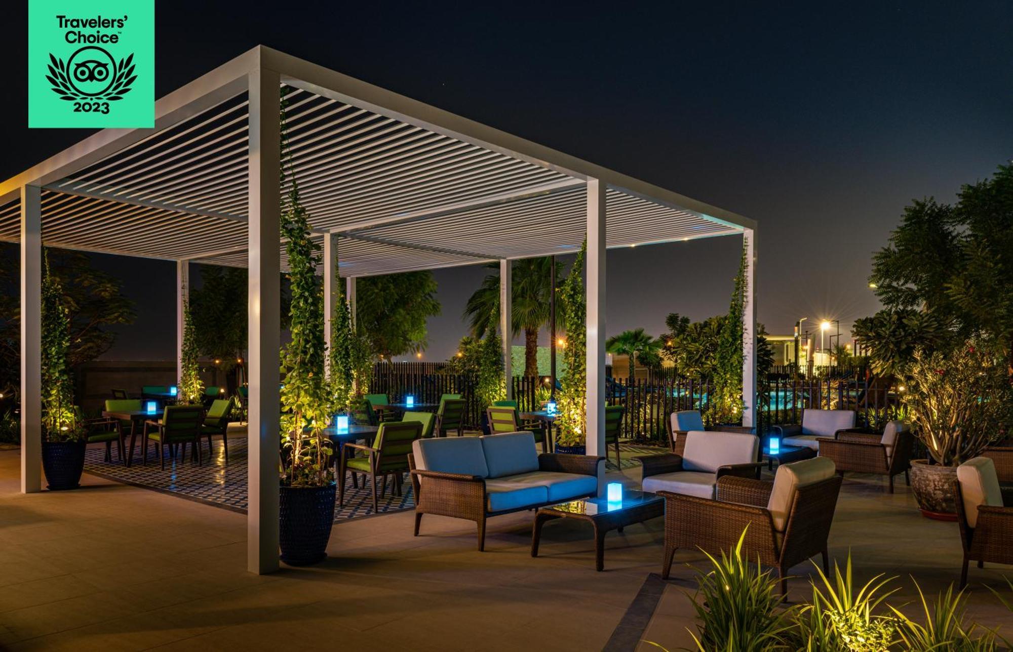 होटल Radisson Damac Hills 4*