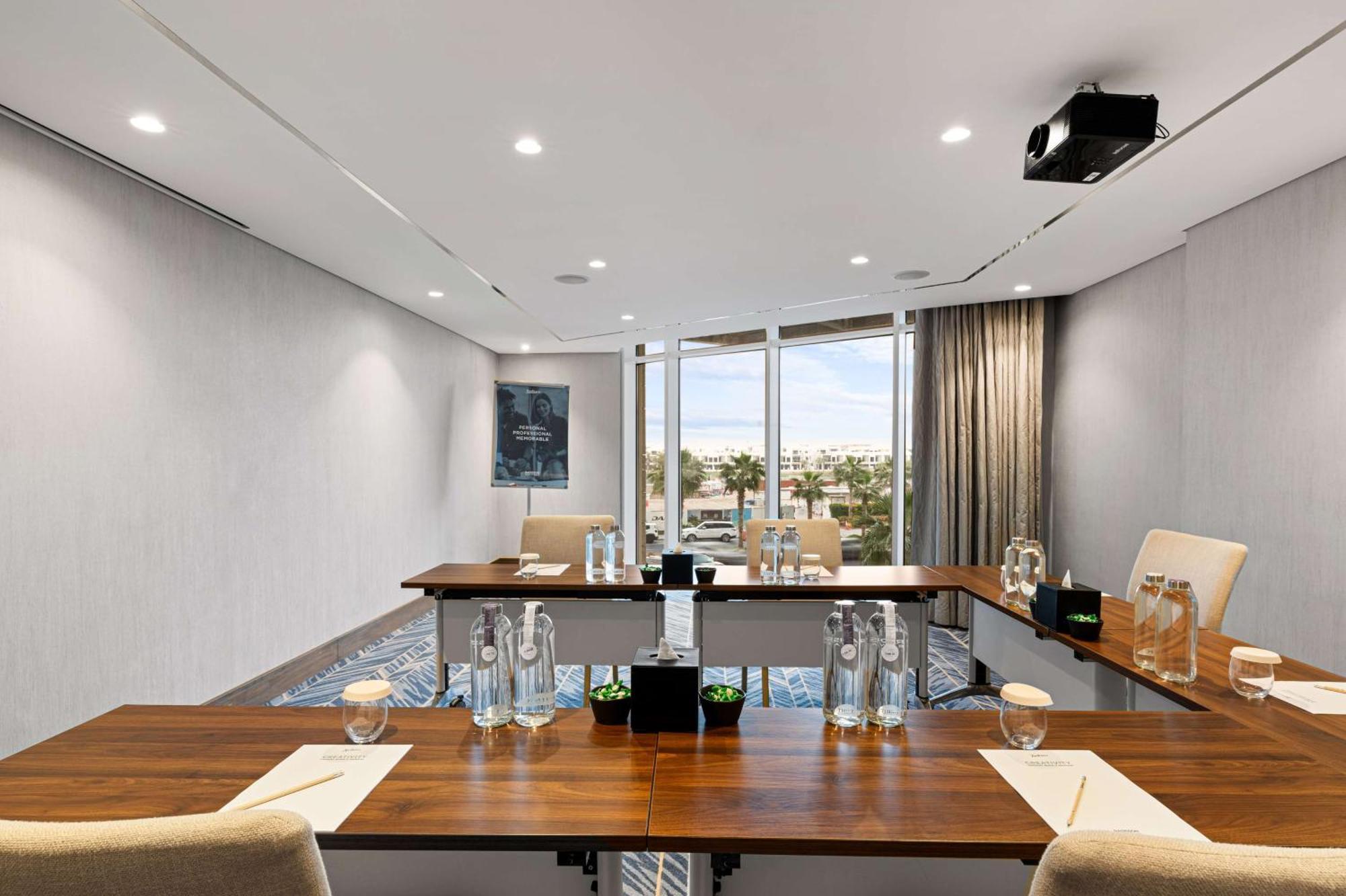 Radisson Damac Hills Hotel 4*