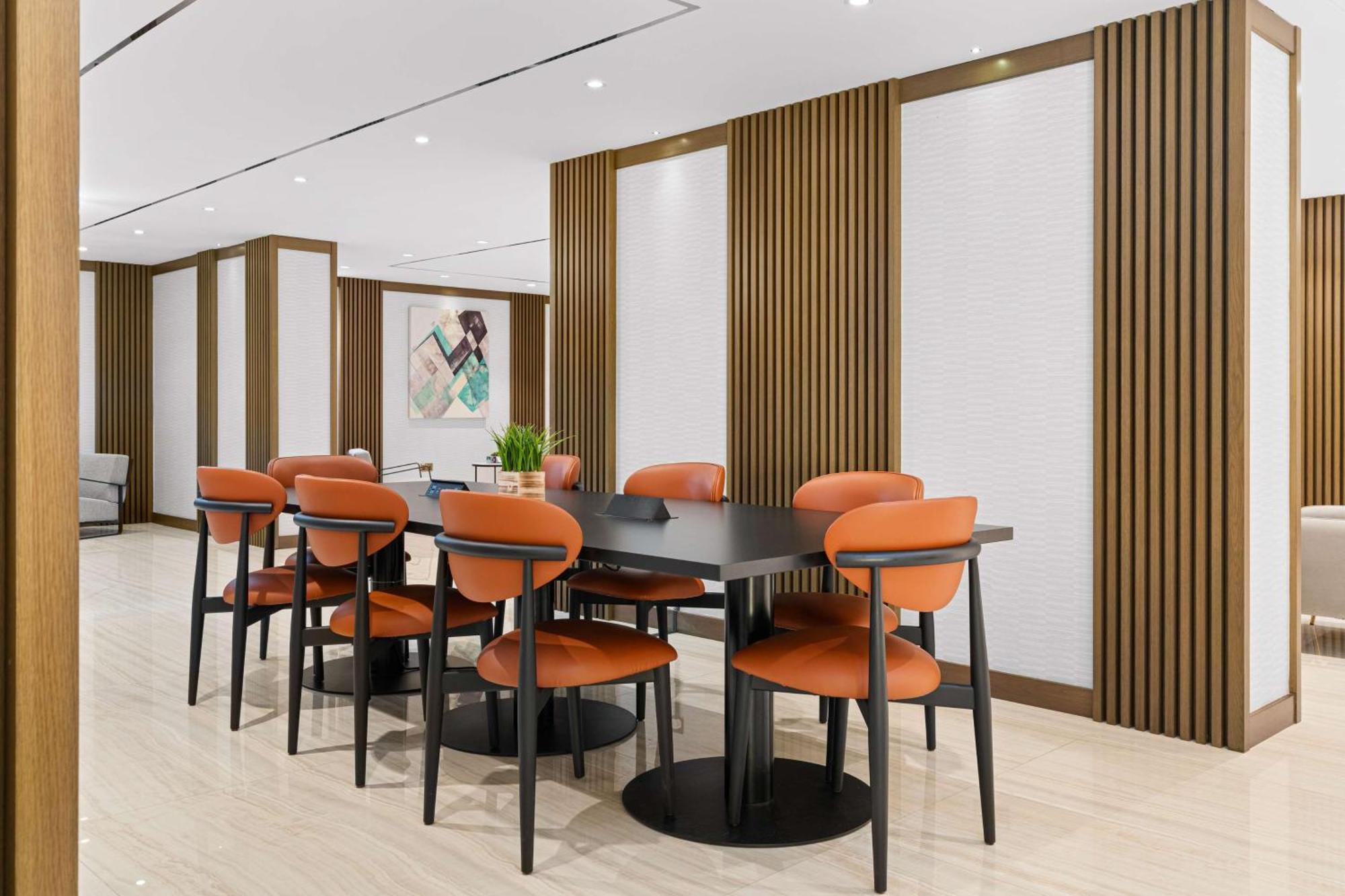 Radisson Damac Hills 4* Dubai
